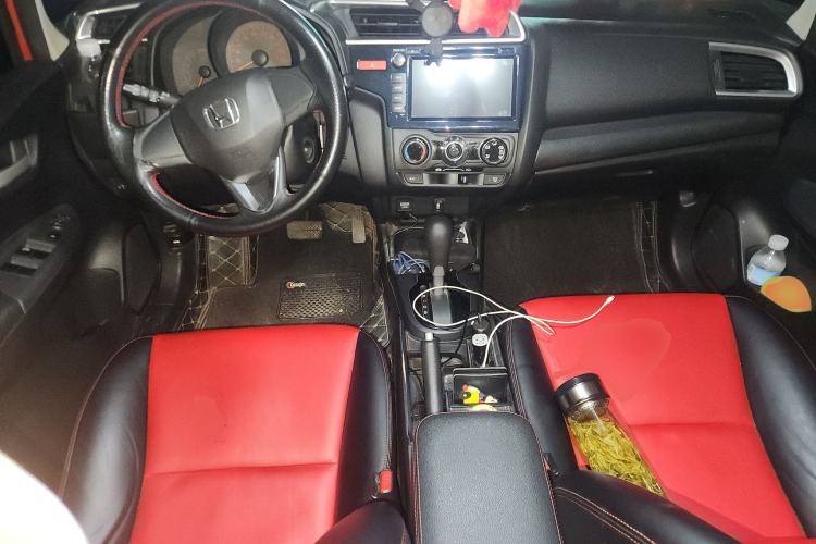 Used Honda Fit 2014 1.5L LX CVT Comfort Model Center Console