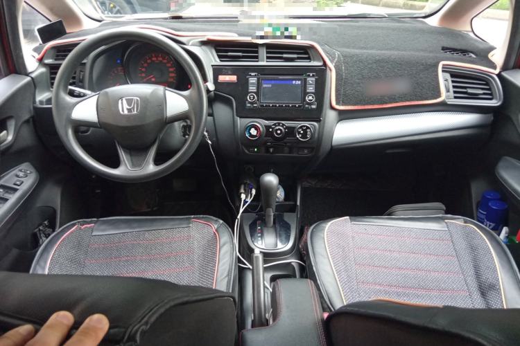 Used Honda Fit 2014 1.5L LX CVT Comfort Model Center Console
