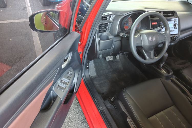 Used Honda Fit 2014 1.5L LX CVT Comfort Model Driver Seat