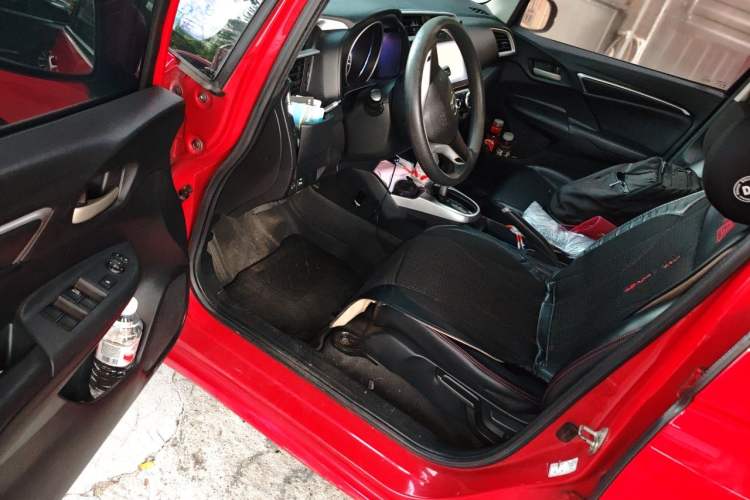 Used Honda Fit 2014 1.5L SE CVT Fashion Model Driver Seat