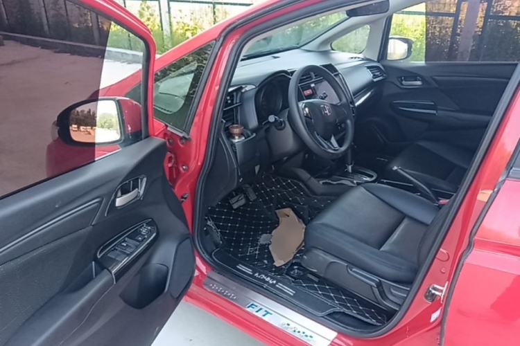 Used Honda Fit 2014 1.5L LX CVT Comfort Model Driver Seat