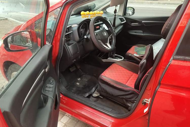 Used Honda Fit 2014 1.5L SE CVT Fashion Model Driver Seat