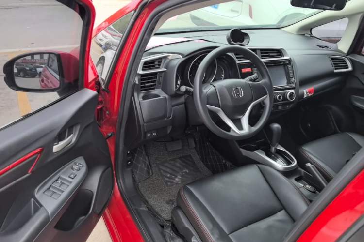 Used Honda Fit 2014 1.5L SE CVT Fashion Model Driver Seat