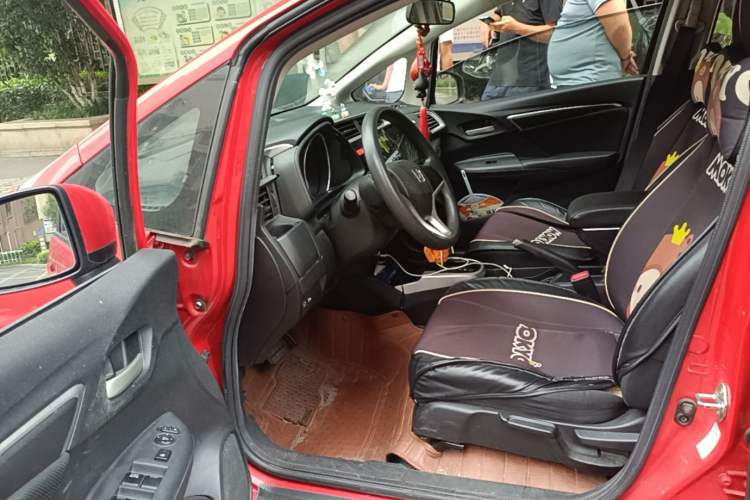 Used Honda Fit 2014 1.5L SE CVT Fashion Model Driver Seat