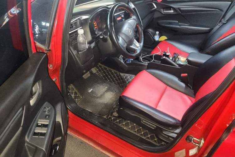 Used Honda Fit 2014 1.5L LX CVT Comfort Model Driver Seat