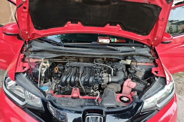 Used Honda Fit 2014 1.5L SE CVT Fashion Model Engine Bay