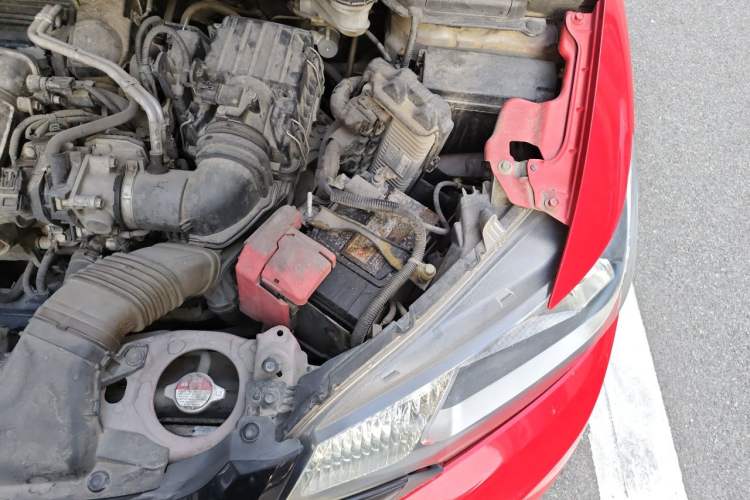 Used Honda Fit 2014 1.5L SE CVT Fashion Model Engine Bay Left