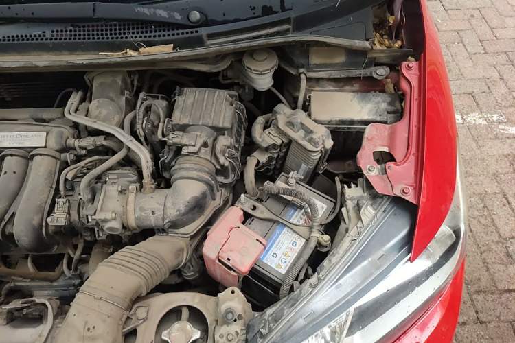 Used Honda Fit 2014 1.5L SE CVT Fashion Model Engine Bay Left