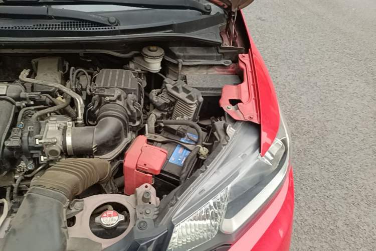 Used Honda Fit 2014 1.5L SE CVT Fashion Model Engine Bay Left