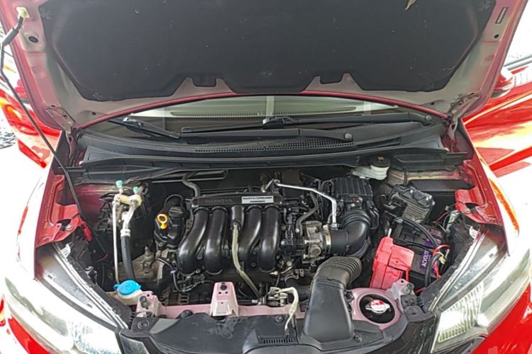 Used Honda Fit 2014 1.5L SE CVT Fashion Model Engine Bay