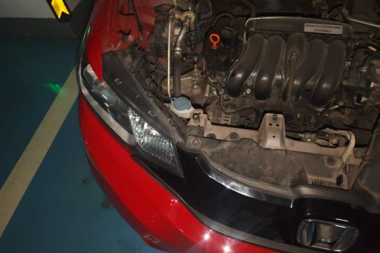 Used Honda Fit 2014 1.5L LX CVT Comfort Model Engine Bay Right