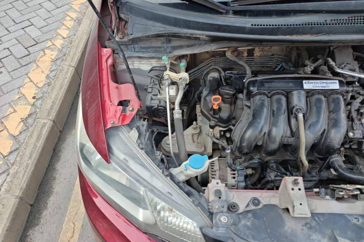 Used Honda Fit 2014 1.5L LX CVT Comfort Model Engine Bay Right