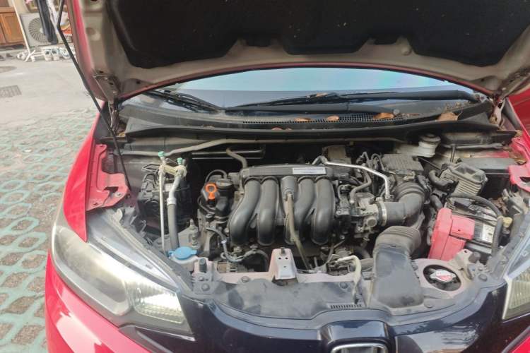 Used Honda Fit 2014 1.5L SE CVT Fashion Model Engine Bay Right