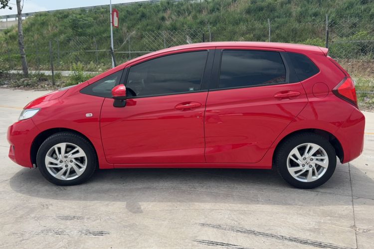 Used Honda Fit 2014 1.5L LX CVT Comfort Model Exterior 2