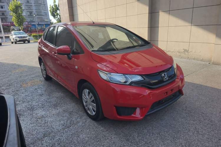 Used Honda Fit 2014 1.5L LX CVT Comfort Model Front Right 45 Deg
