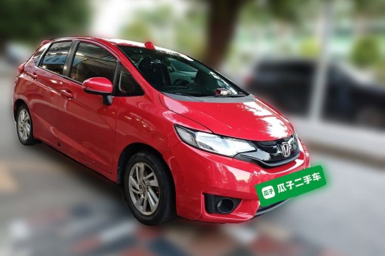 Used Honda Fit 2014 1.5L SE CVT Fashion Model Front Right 45 Deg
