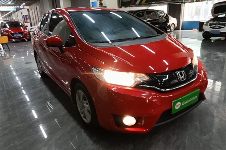 Used Honda Fit 2014 1.5L EX CVT Elite Model Front Right 45 Deg
