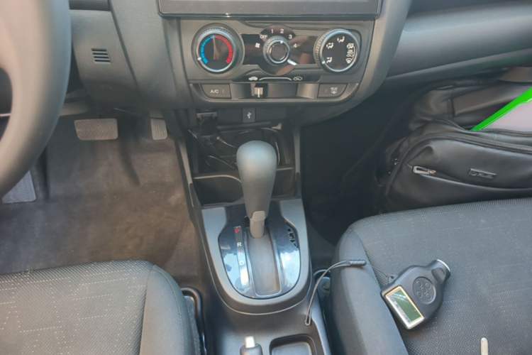 Used Honda Fit 2014 1.5L LX CVT Comfort Model Gear Lever