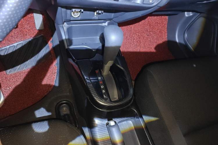 Used Honda Fit 2014 1.5L LX CVT Comfort Model Gear Lever