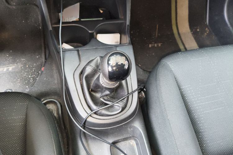 Used Honda Fit 2014 1.5L LX Manual Comfort Model Gear Lever