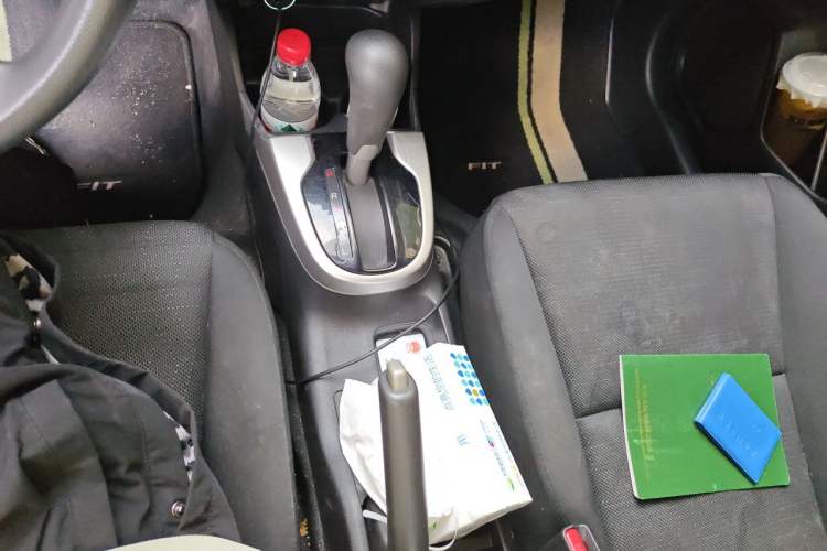 Used Honda Fit 2014 1.5L SE CVT Fashion Model Gear Lever