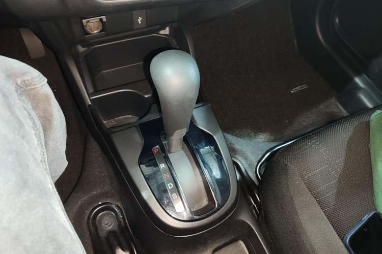 Used Honda Fit 2014 1.5L LX CVT Comfort Model Gear Lever
