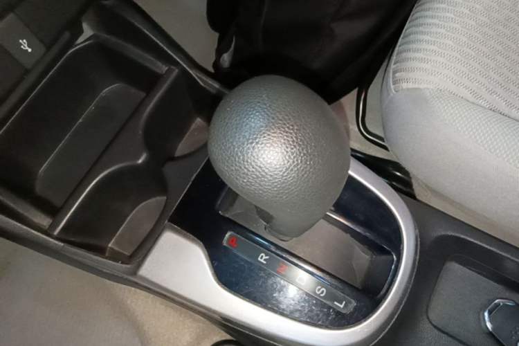 Used Honda Fit 2014 1.5L EX CVT Elite Model Gear Lever