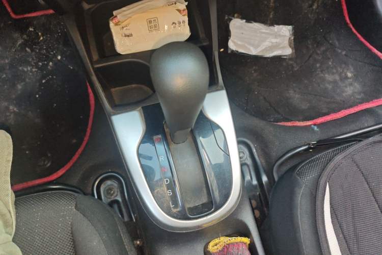 Used Honda Fit 2014 1.5L SE CVT Fashion Model Gear Lever
