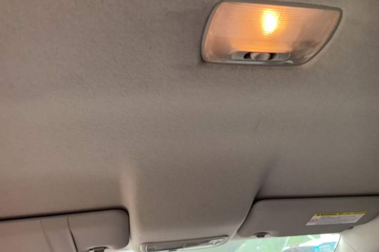 Used Honda Fit 2014 1.5L SE CVT Fashion Model Headliner