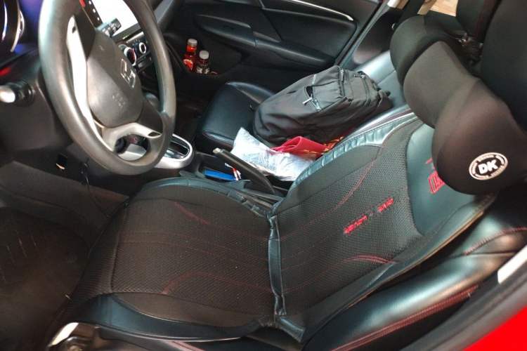 Used Honda Fit 2014 1.5L SE CVT Fashion Model Left Front Seat
