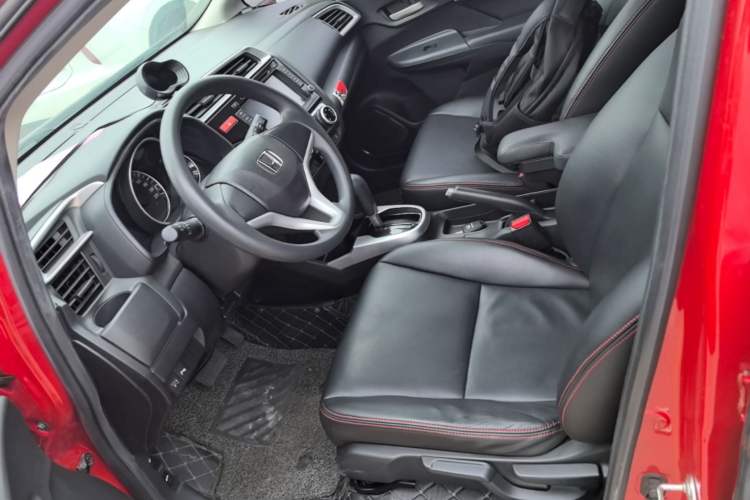 Used Honda Fit 2014 1.5L SE CVT Fashion Model Left Front Seat