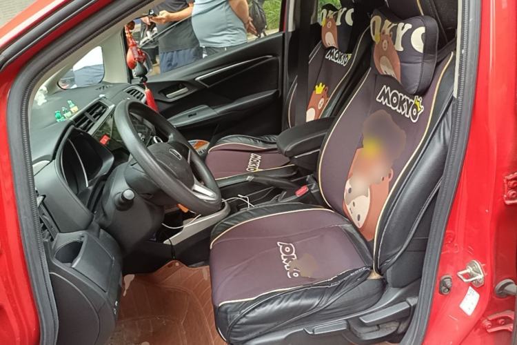Used Honda Fit 2014 1.5L SE CVT Fashion Model Left Front Seat