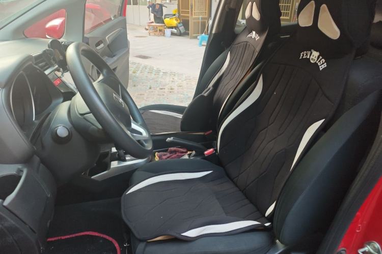 Used Honda Fit 2014 1.5L SE CVT Fashion Model Left Front Seat