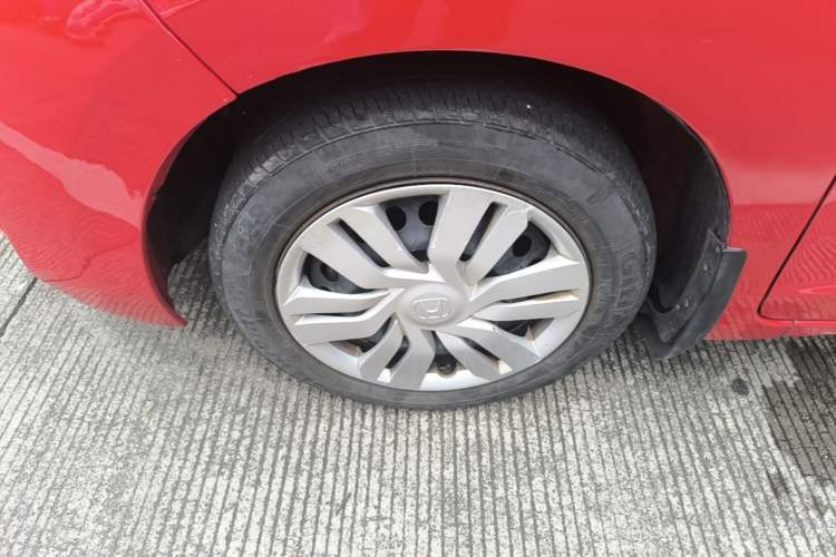 Used Honda Fit 2014 1.5L LX CVT Comfort Model Left Front Wheel Hub