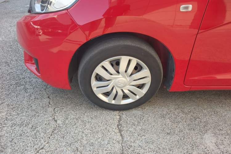 Used Honda Fit 2014 1.5L LX CVT Comfort Model Left Front Wheel Hub