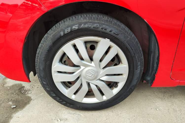 Used Honda Fit 2014 1.5L LX CVT Comfort Model Left Front Wheel Hub
