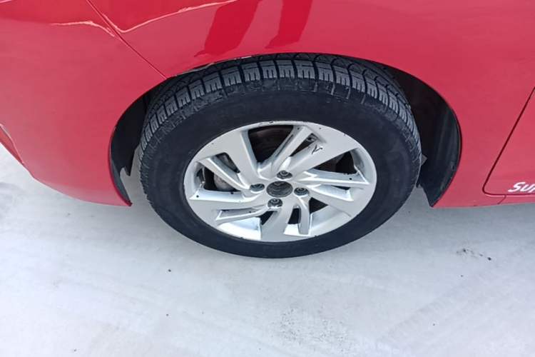 Used Honda Fit 2014 1.5L LX CVT Comfort Model Left Front Wheel Hub