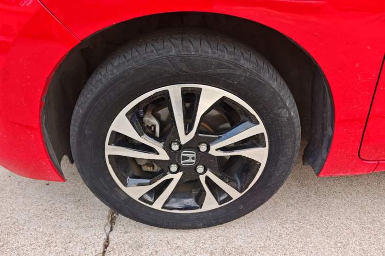 Used Honda Fit 2014 1.5L LX CVT Comfort Model Left Front Wheel Hub