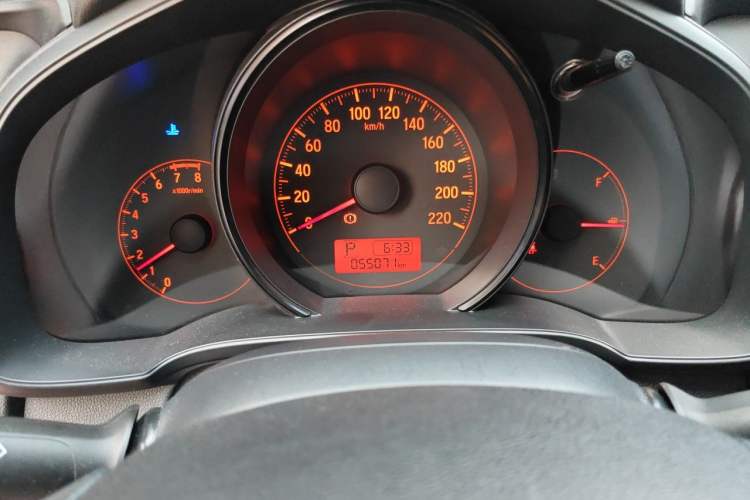 Used Honda Fit 2014 1.5L LX CVT Comfort Model Odometer Close Up