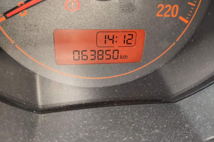 Used Honda Fit 2014 1.5L LX Manual Comfort Model Odometer Close Up