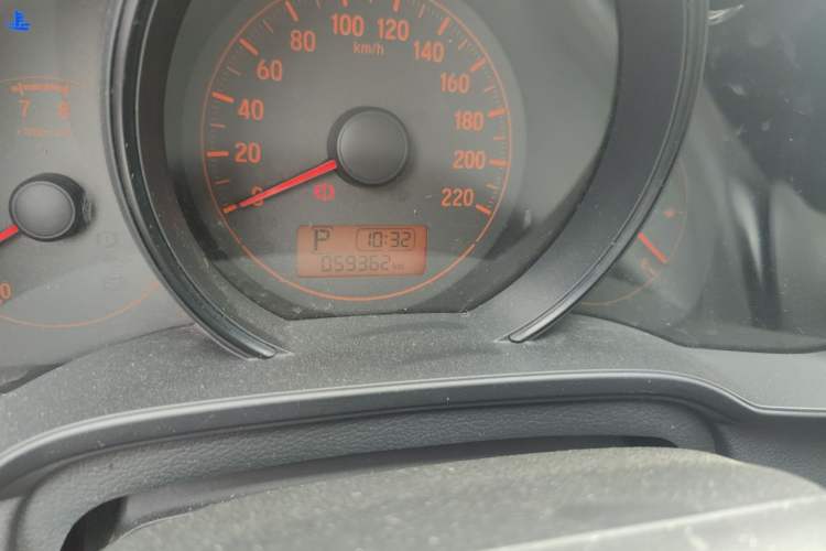 Used Honda Fit 2014 1.5L LX CVT Comfort Model Odometer Close Up