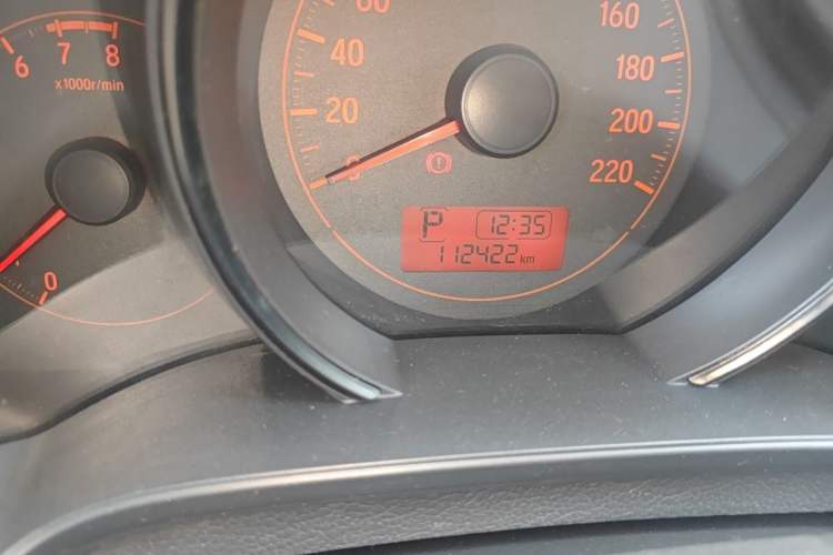 Used Honda Fit 2014 1.5L LX CVT Comfort Model Odometer Close Up