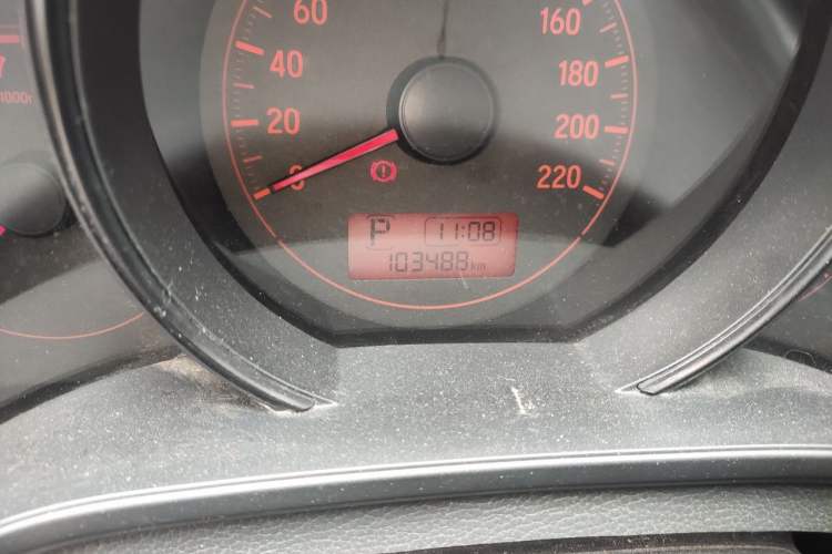 Used Honda Fit 2014 1.5L LX CVT Comfort Model Odometer Close Up