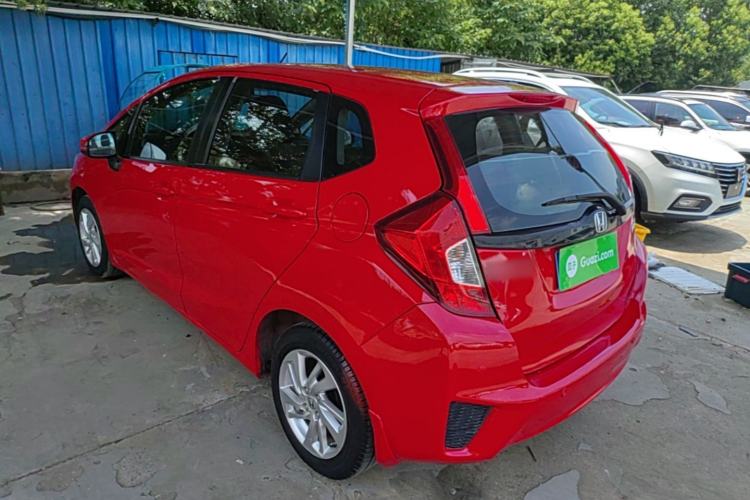 Used Honda Fit 2014 1.5L SE CVT Fashion Model Rear Left 45 Deg