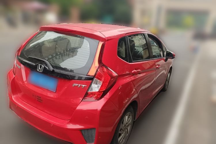 Used Honda Fit 2014 1.5L SE CVT Fashion Model Rear Right 45 Deg
