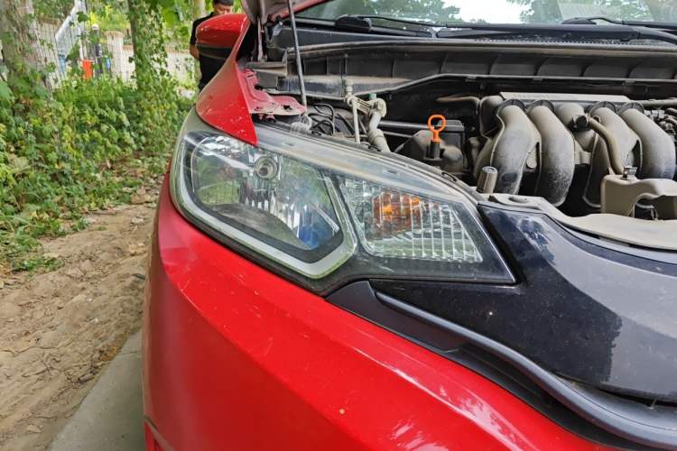 Used Honda Fit 2014 1.5L LX CVT Comfort Model Right Front Headlight