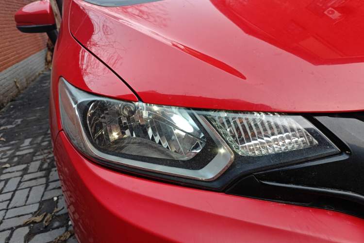 Used Honda Fit 2014 1.5L LX Manual Comfort Model Right Front Headlight