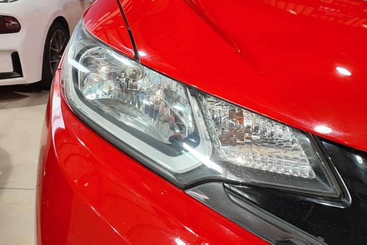 Used Honda Fit 2014 1.5L LX CVT Comfort Model Right Front Headlight