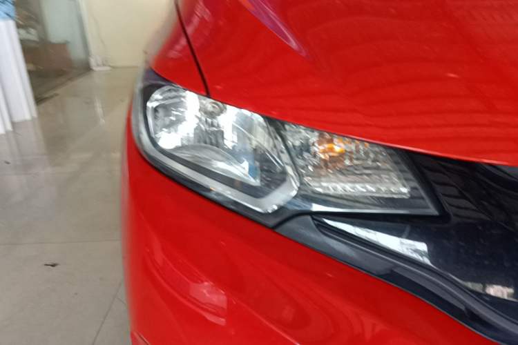 Used Honda Fit 2014 1.5L LX CVT Comfort Model Right Front Headlight