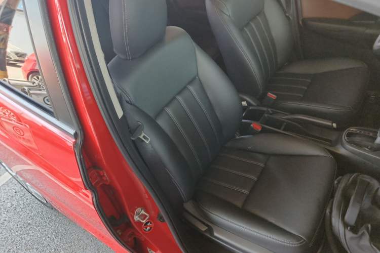 Used Honda Fit 2014 1.5L LX CVT Comfort Model Right Front Seat